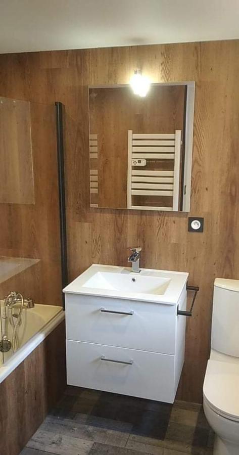 Sejour Au Jardin De Cupidon Avec Jacuzzi Et Sauna Balbigny Εξωτερικό φωτογραφία