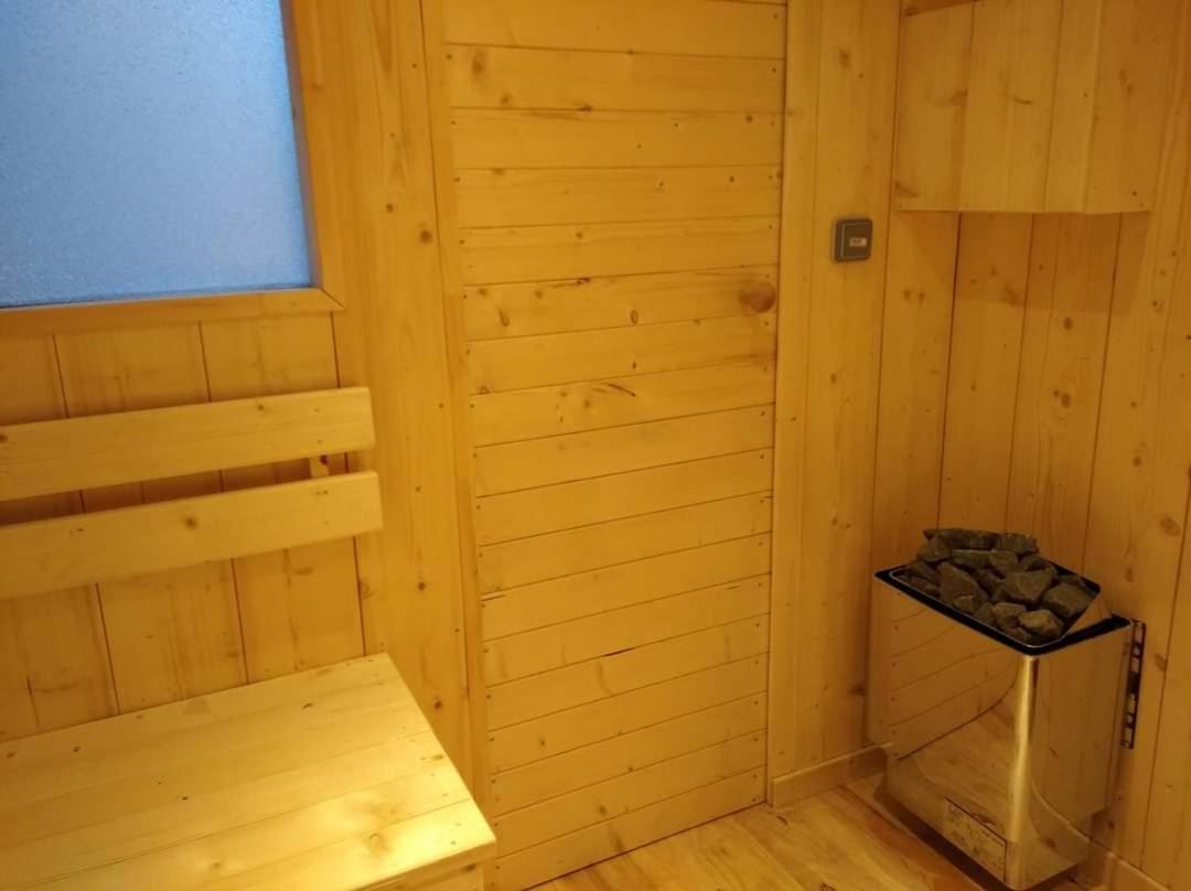 Sejour Au Jardin De Cupidon Avec Jacuzzi Et Sauna Balbigny Εξωτερικό φωτογραφία