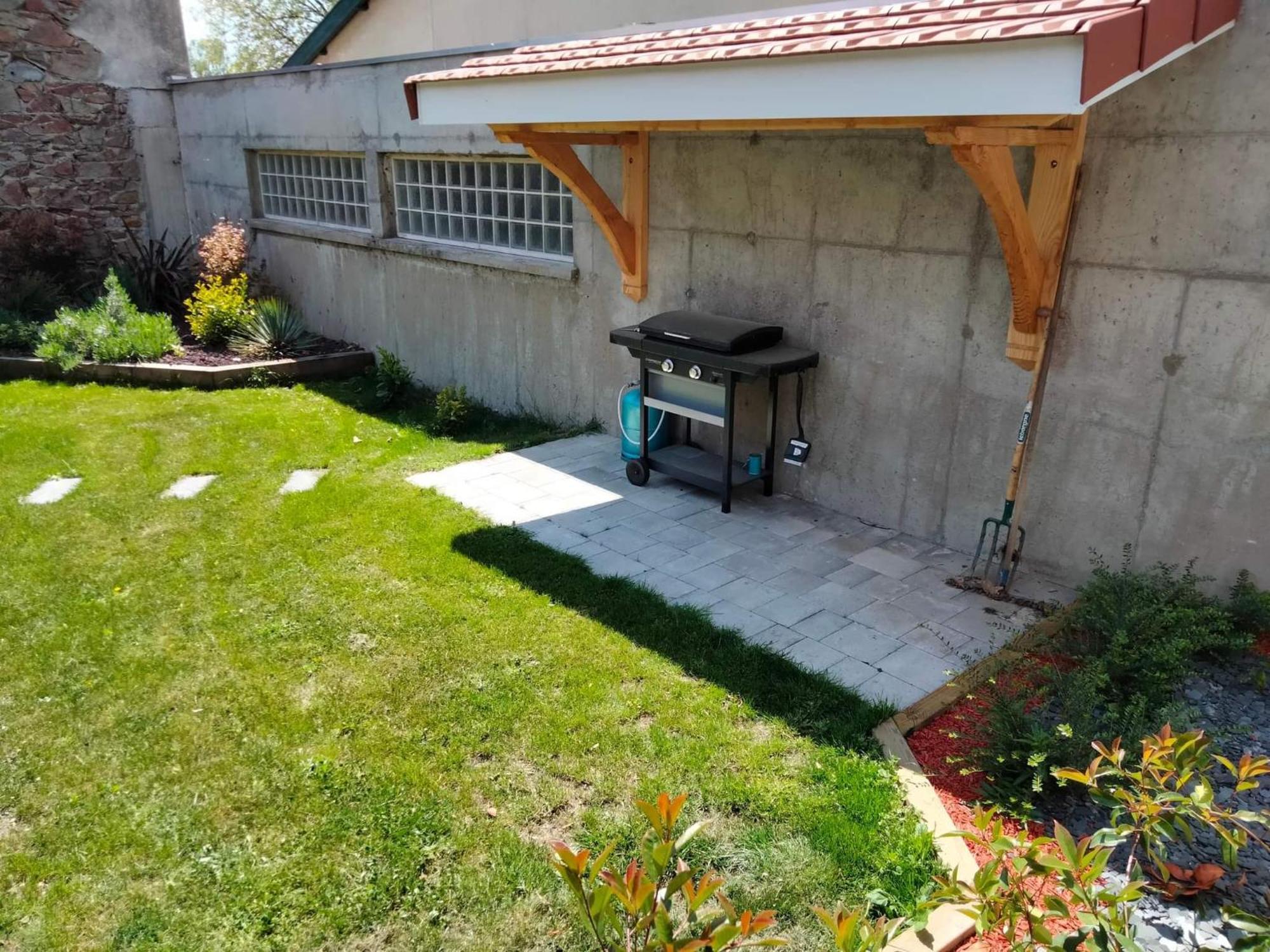 Sejour Au Jardin De Cupidon Avec Jacuzzi Et Sauna Balbigny Εξωτερικό φωτογραφία